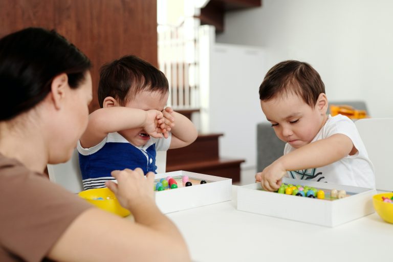 Mon enfant pleure à la garderie : que faire? Conseils d’éducatrices